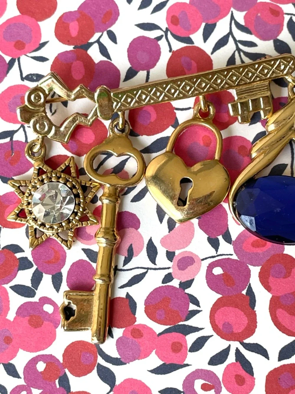Vintage goldtone skeleton key brooch w/ dangling charms heart lock Victoriana